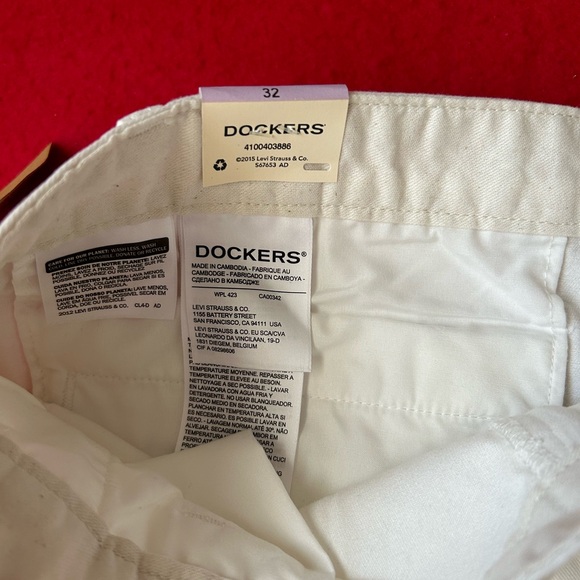 NEW- Men’s Docker Shorts (32) - Picture 4 of 4